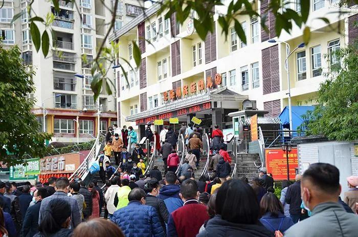 土拍战报丨272万/亩 舞阳坝一住宅用地底价成交!